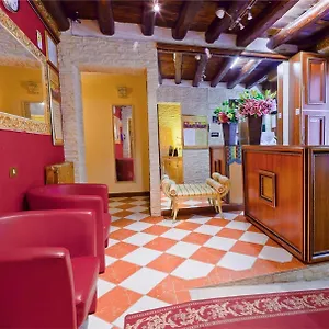 ** Hotel Henry Włochy